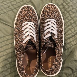 Old Navy women’s shoes. Size 9 NWOT